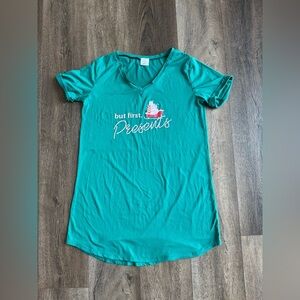 Hello Mello Sleep Shirt. Women’s size small/medium. Holiday themed.